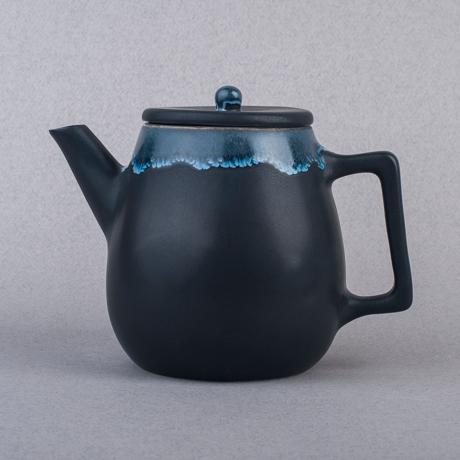 Blueberry teapot