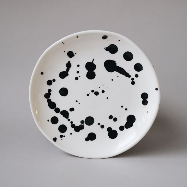 Dalmatian plate with wavy edge, 20 cm