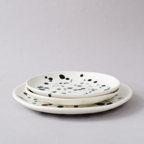 Dalmatian plate with wavy edge, 26 cm