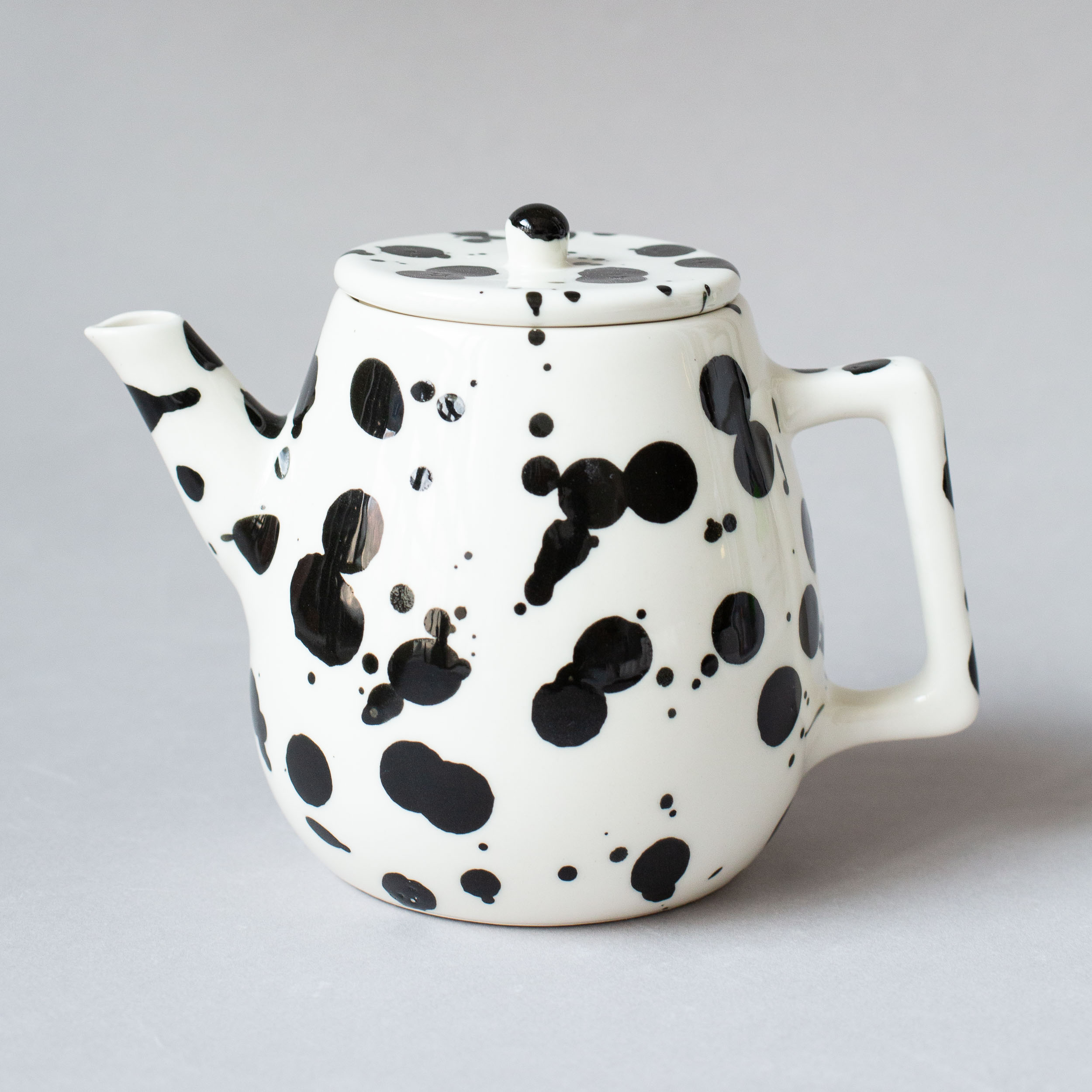 Dalmatian teapot